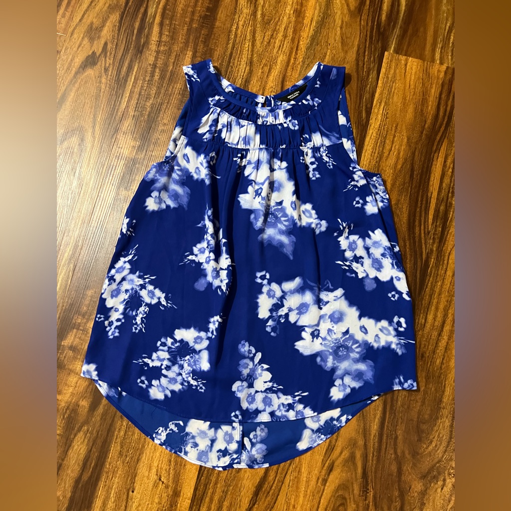 Women Floral Sleeveless Blouse M